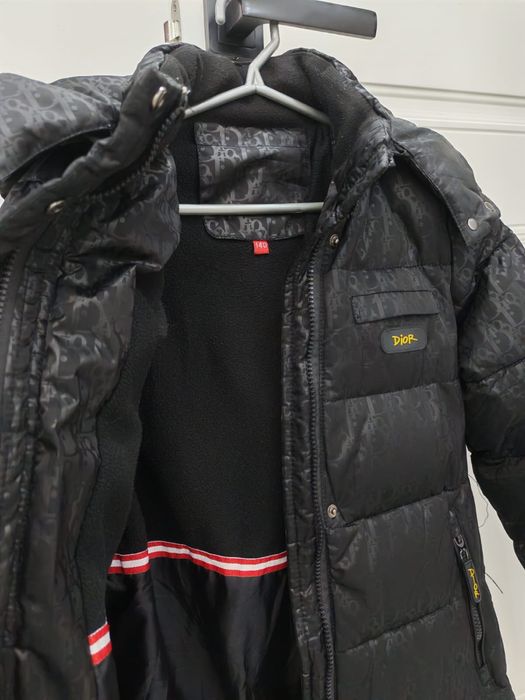 Продам куртку на рост 140