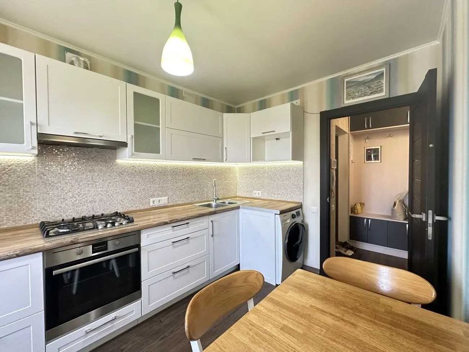 Тристаен имот в кв.Овча купел 2