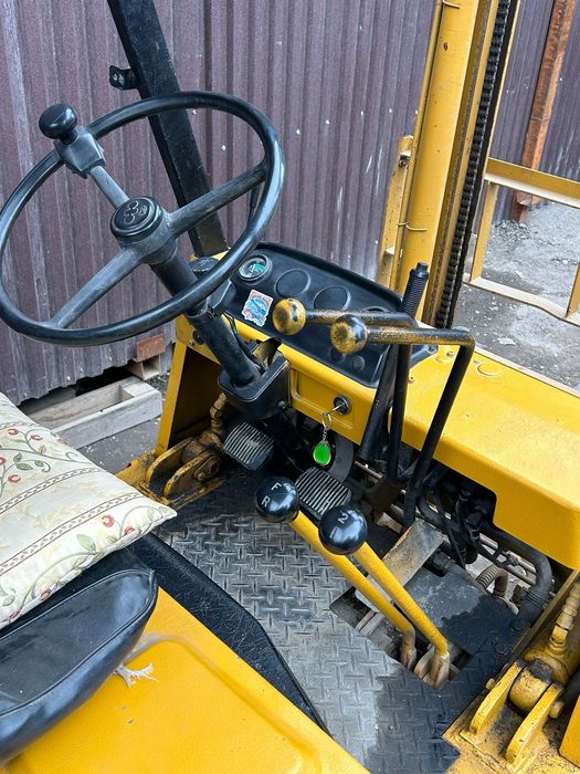 Продам кару KOMATSU