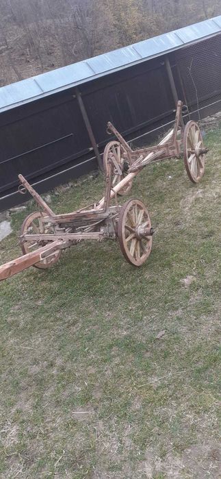 Caruta rustica din lemn