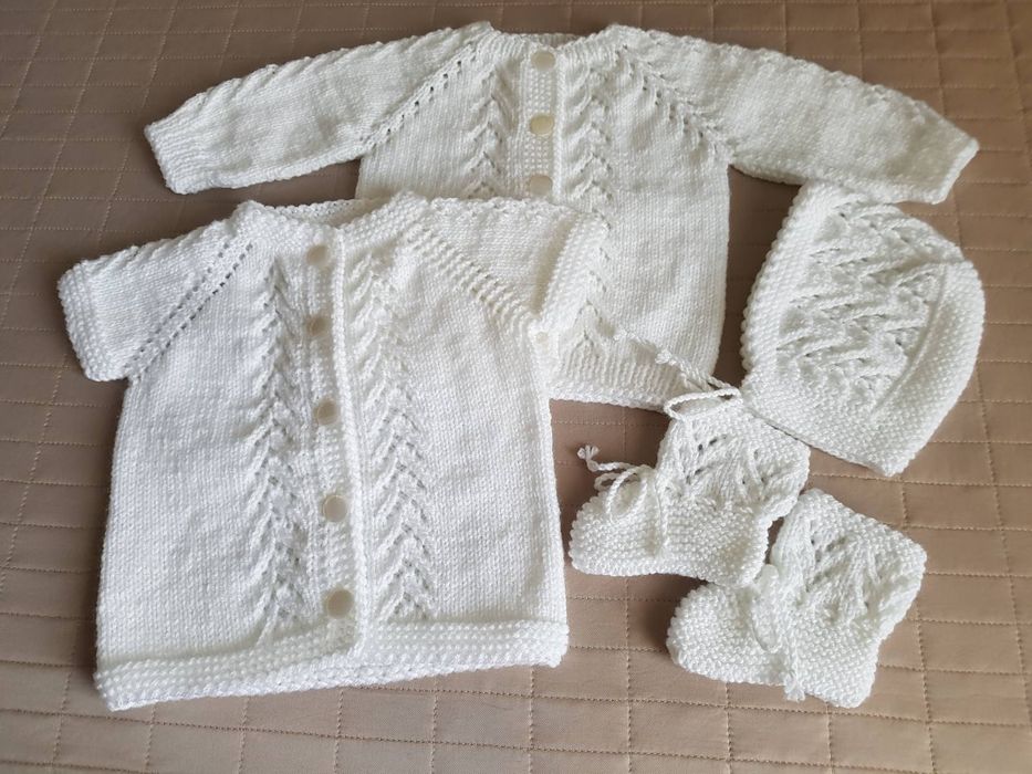 Бебешки плетени комплекти