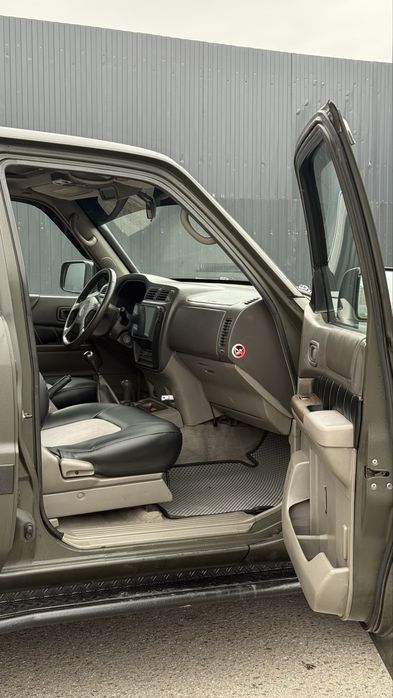 Nissan patrol y61 1998