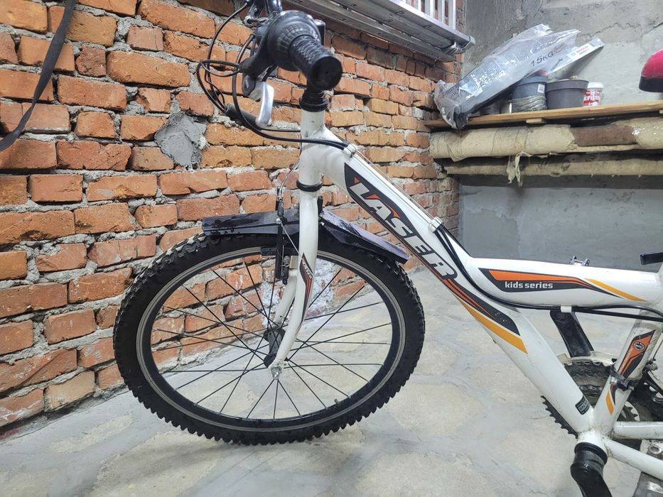 Продавам детско колело