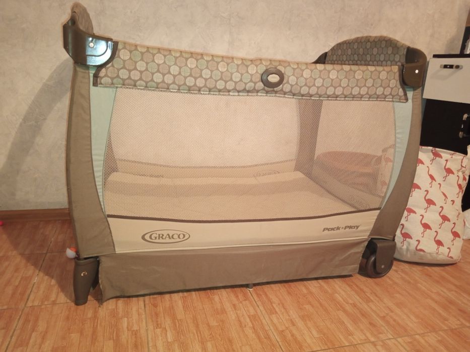Продам кроватку graco