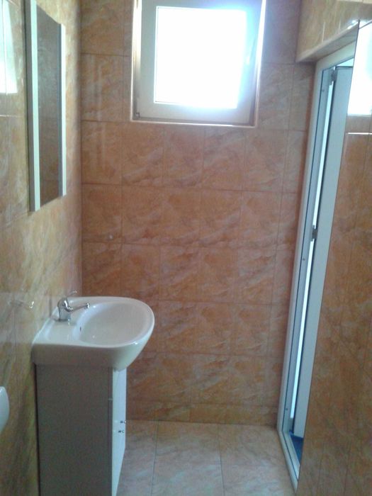 Camera cu baie proprie Iunie 2026 incepand cu 90 lei / noapte