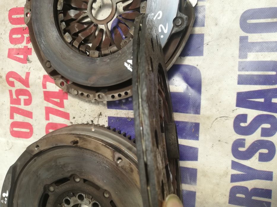 Kit, volanta Toyota avensis t 25 motor 2.2D, 177cp, cod mot 2AD-FHV