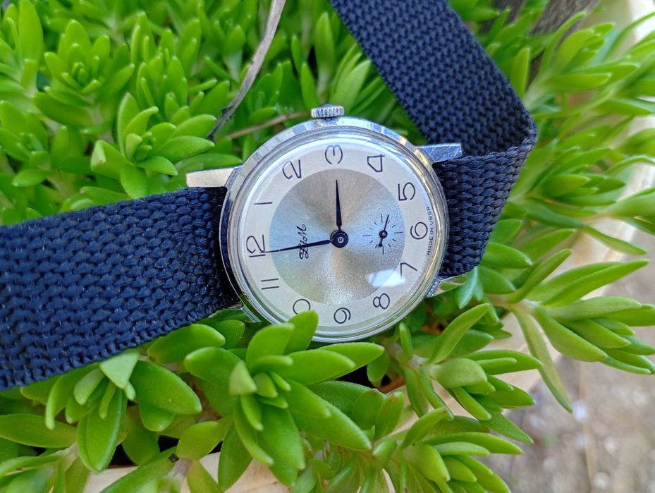 Прекрасен Руски Механичен часовник Зим