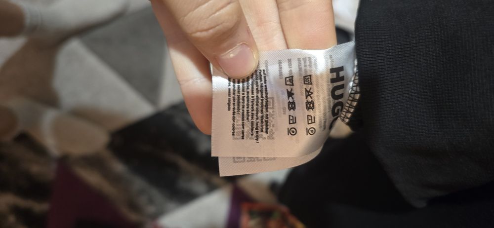 Vând bluza hugo boss