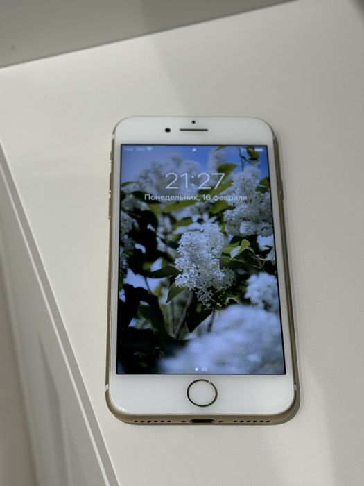 Телефон iPhone 7 128ГБ