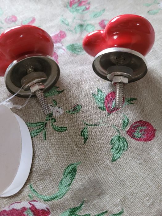 Нови  Накрайници за шкаф-сърца