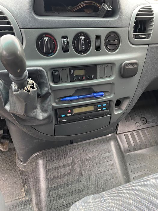 Vând Mercedes sprinter 211