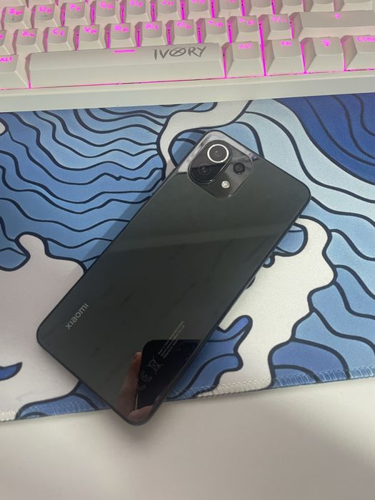 Продам Xiaomi mi 11 lite 4g