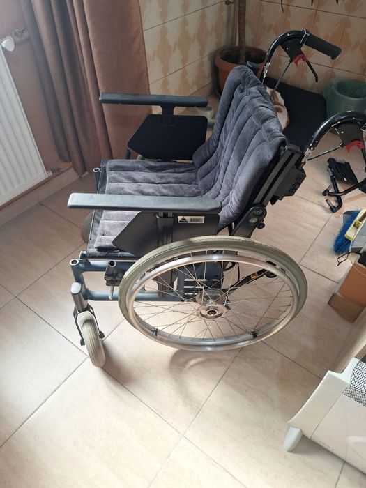 Căruț pentru persoane cu handicap