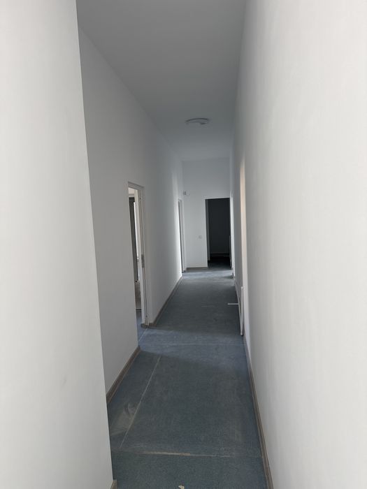 Inchiriez cladire de birouri , gradinită  , afterschool