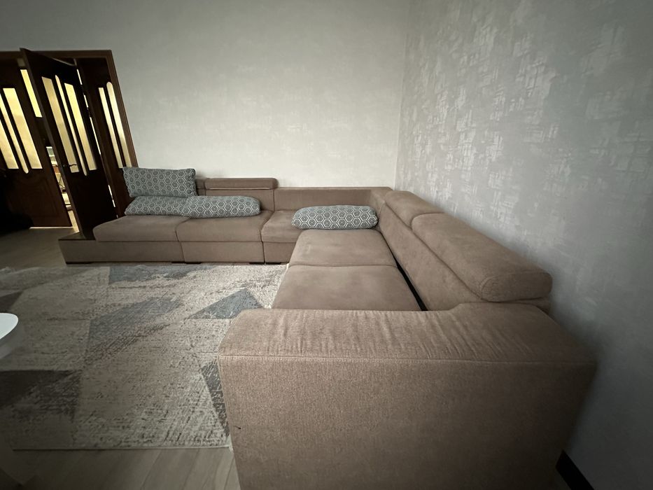 Продам диван нормальный