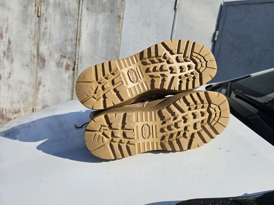 Bocanci desert rocky 38-39