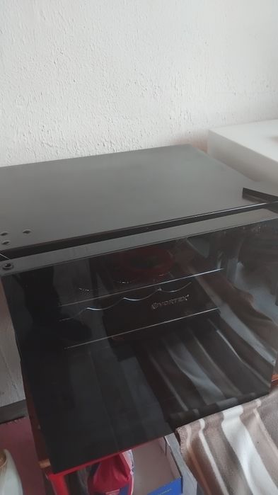 Frigider cu sticla în fata, și compresor , aparat nou