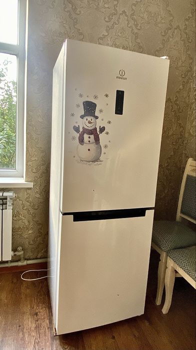 Холодильник «Indesit”
