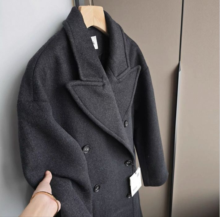 Продам новое шерстяное пальто Lime