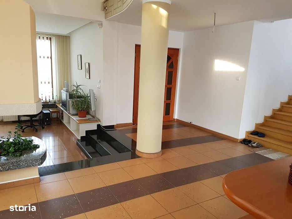 Casa Ultracentral 423mp Teren 1700mp Piscina
