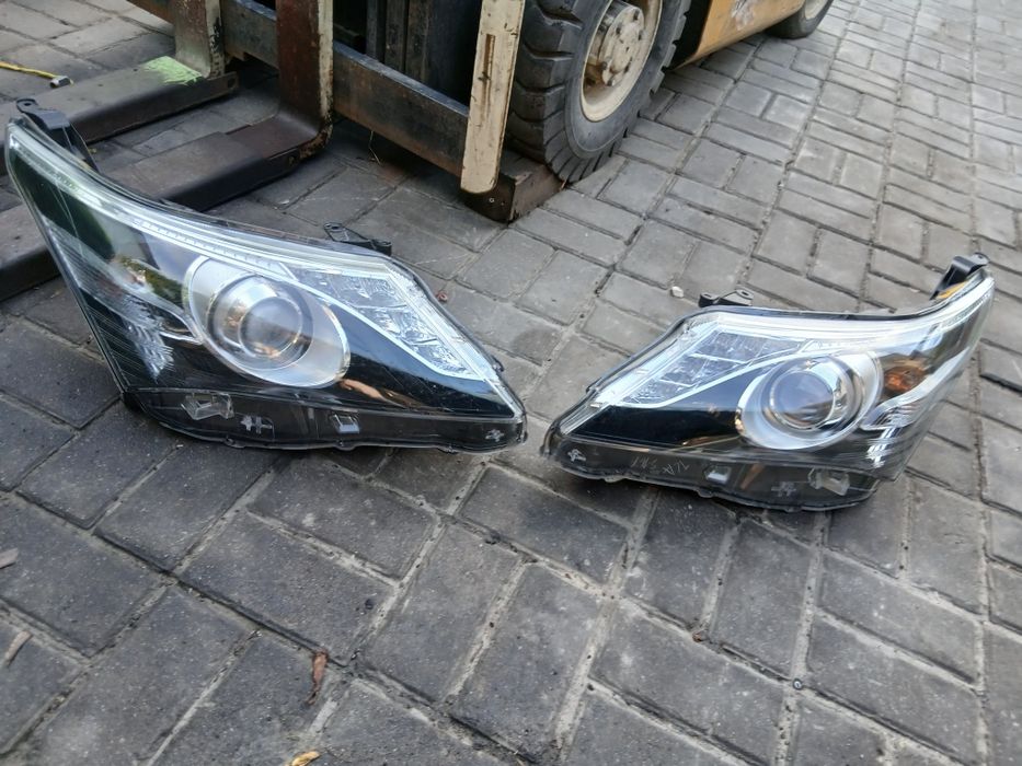 Фары Тойота Авенсис