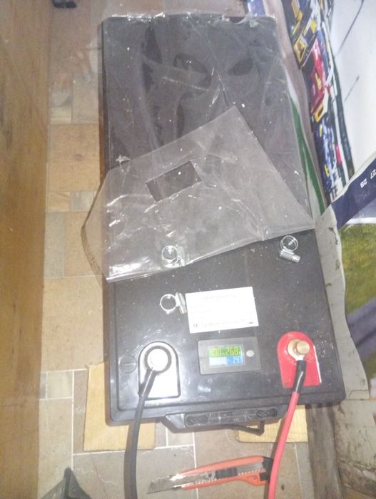 Продавам фургон 18 кв м със соларна система  и климатик  5000евро