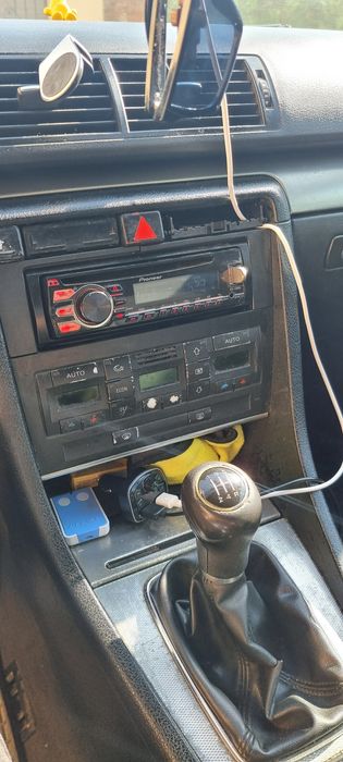 Vând Audi A4 1.6 benzină, an 2003, Mașină îngrijită