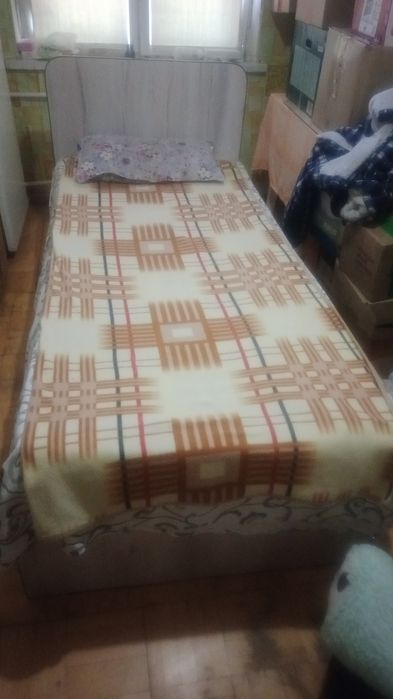 Продам кровать полуторка