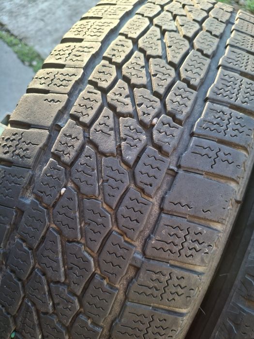 2 Anvelope de iarnă   205 65 r16C Firestone