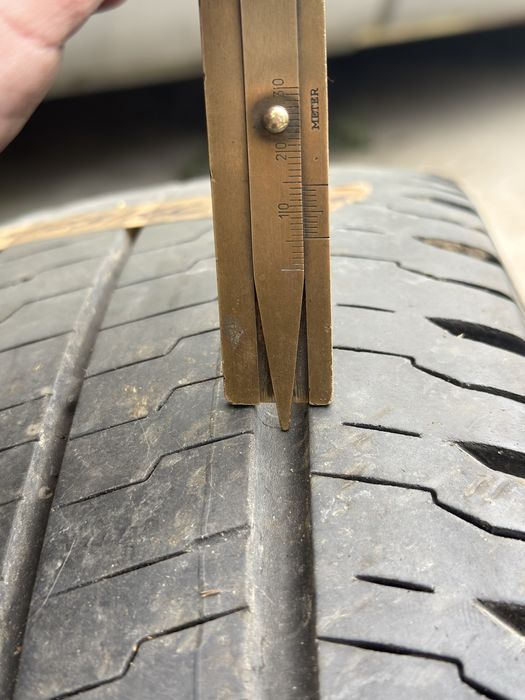 215/73/16 - Continental