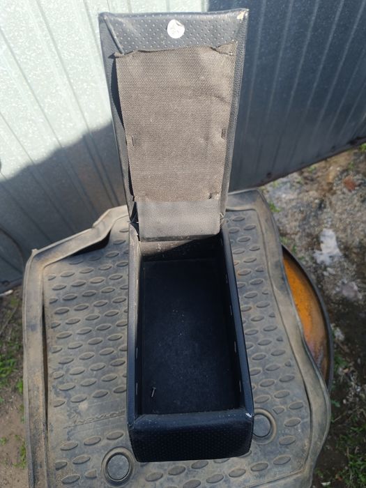 Подлокотник кейс на авто