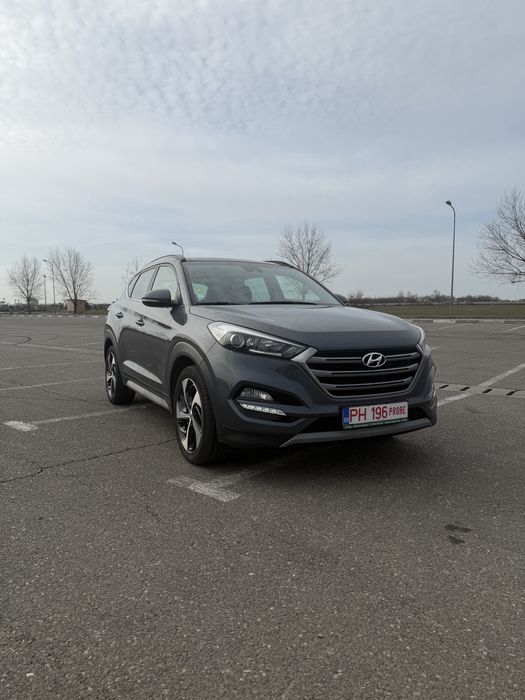 Hyundai / Tucson 1.7 CRDi Business 2WD