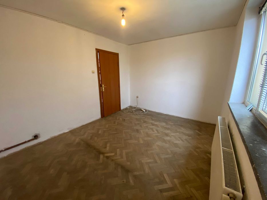 Ap 2 camere decomandate Titulescu, Scoala nr 12