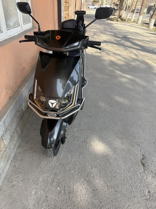 yadea t5 sotiladi idial holatda 60 70  km  bosib otyapti hozr расм охр