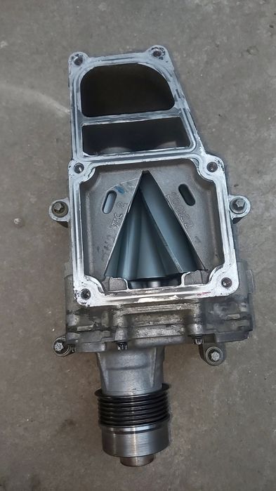 Vând kompressor supercharger Eaton m45