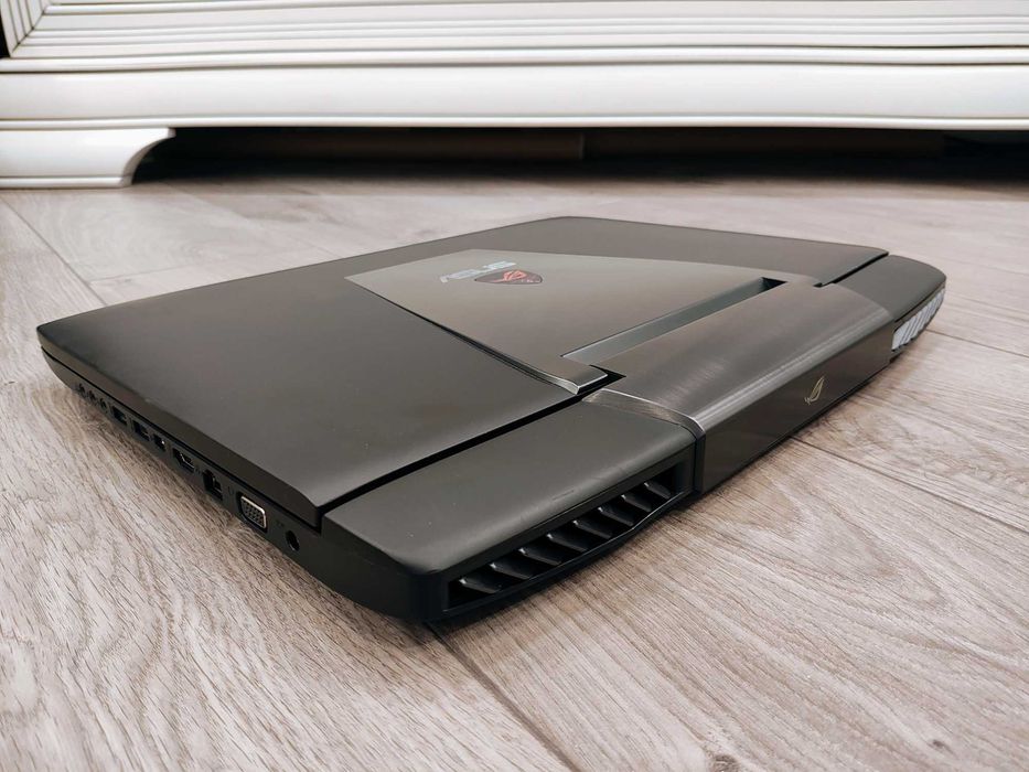 Laptop gaming Asus Rog, intel core i7, display de 17,3 inch, ram 16 gb