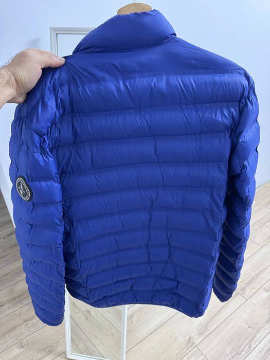 Куртка Skechers в синим цвете.