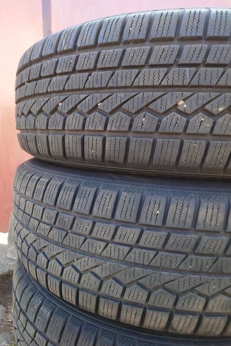 4 Anvelope iarna 225/75R16 Toyo + 4 anv vara 255/65R16 Bridgestone