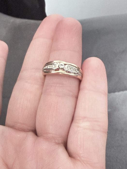 Золотое кольцо с бриллантами