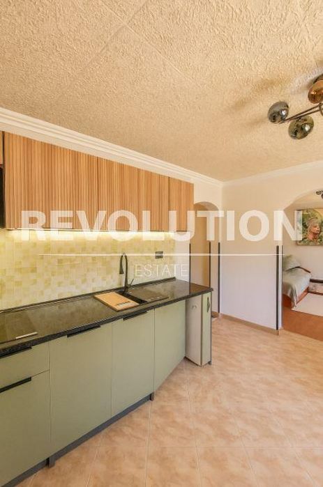 Двустаен апартамент  в гр.Варна, м-т Траката!