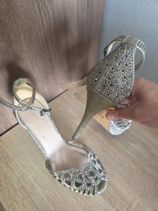 Официални обувки