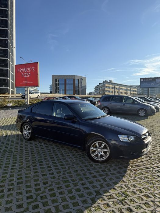 Продавам Субаро Легаси