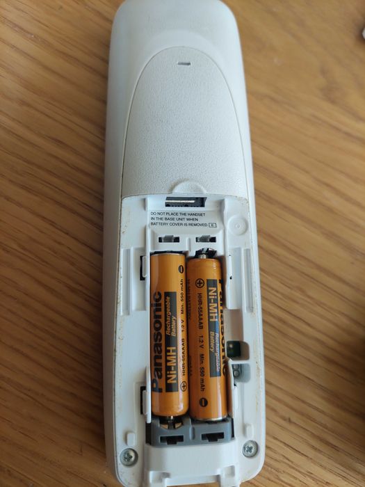 Телефон Panasonic KX-TG1611FX с безжична слушалка