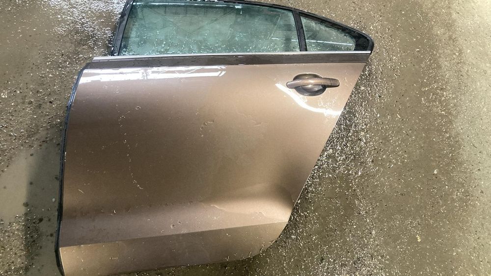 Задна лява врата на VW jetta