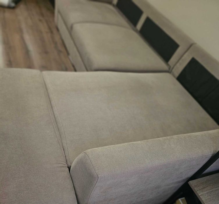 Диван,фотьойл и холна маса