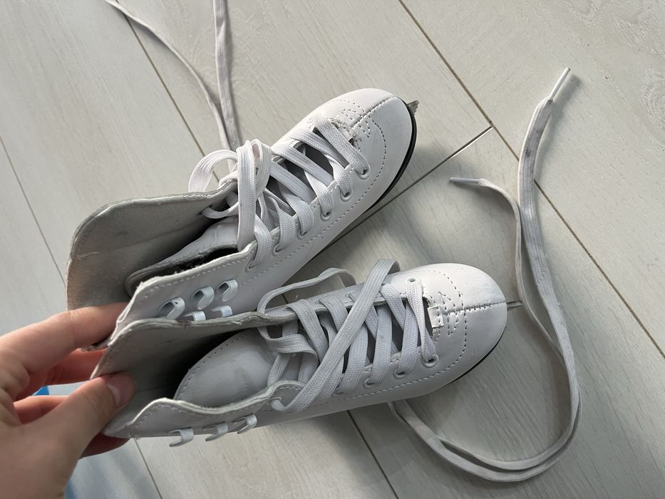 Продается коньки для девочек