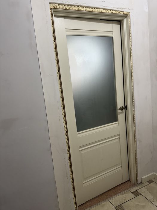 Двери для дома деревянный