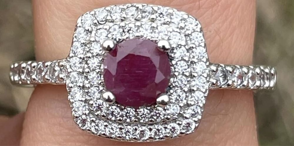 Сребърен пръстен с естествен рубин