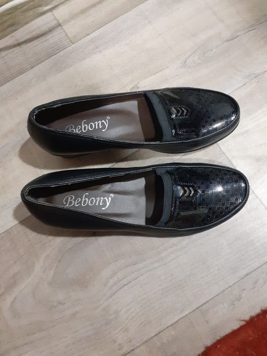 Продам туфли женские