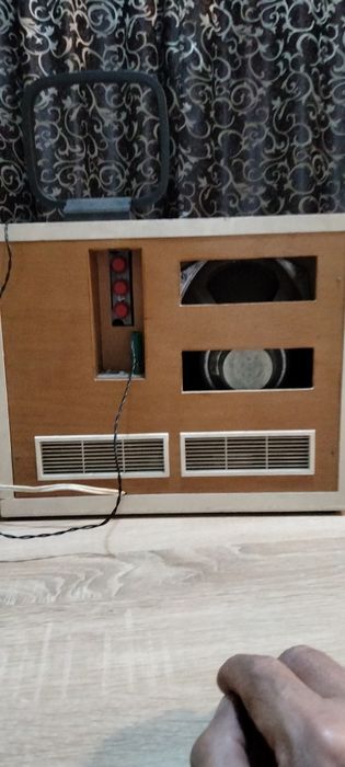 Aparat radio vintigi